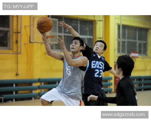 篮球与足球明星联袂出演的精彩电影推荐让你畅享运动与娱乐的完美结合 篮球与足球明星联袂出演的精彩电影推荐让你畅享运动与娱乐的完美结合