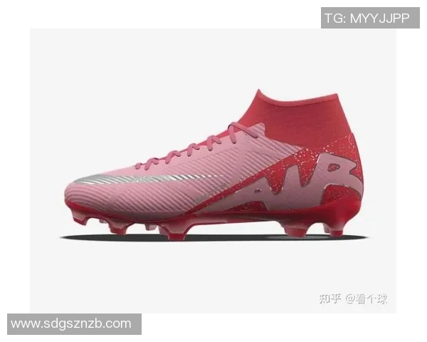 足球明星们的足球鞋选择揭秘时尚与性能的完美结合 足球明星们的足球鞋选择揭秘时尚与性能的完美结合